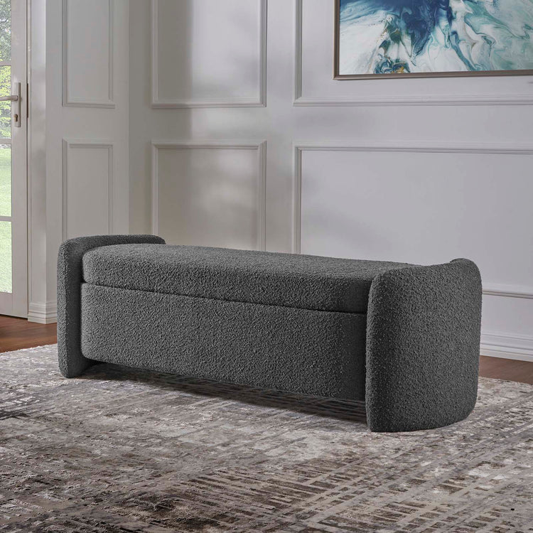 Banca de Boucle gris Raga en una sala.