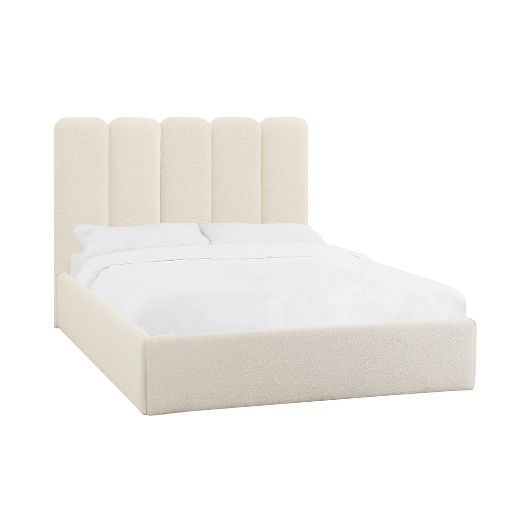 Cama King con alas de Boucle crema Edessa.