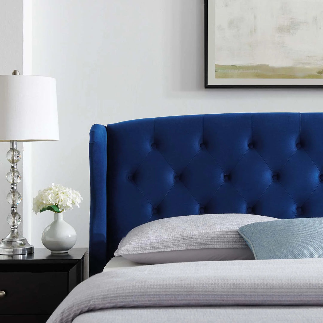 Cama Queen con plataforma de terciopelo Nael
