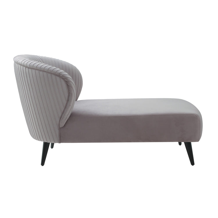 Chaise gris plisado de terciopelo Maral de lado.
