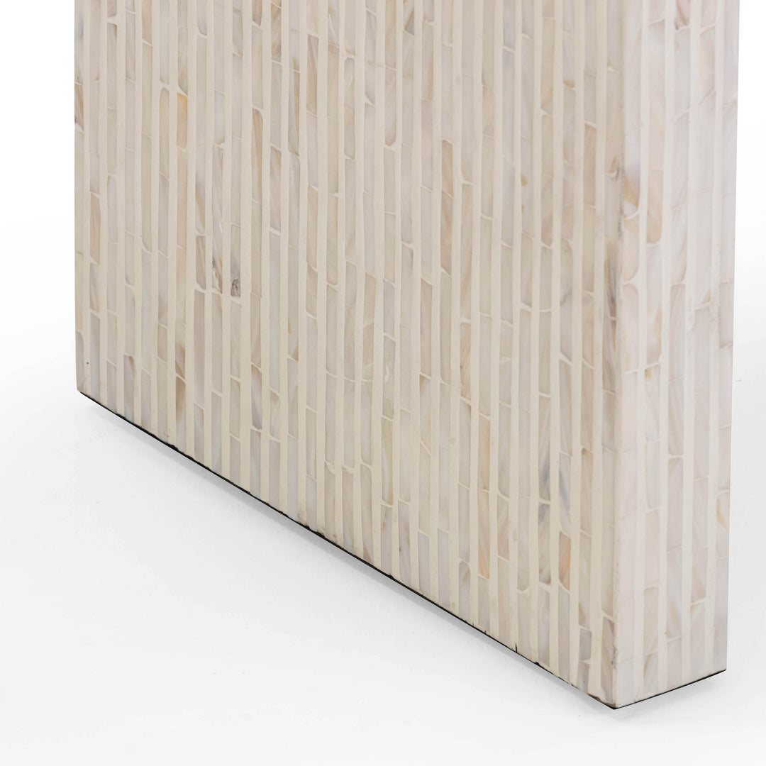 Consola de 46” con concha de capiz Macri