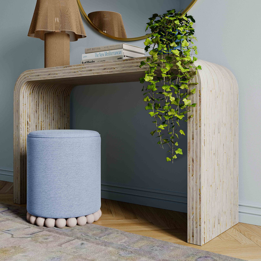 Consola de 46” con concha de capiz Macri