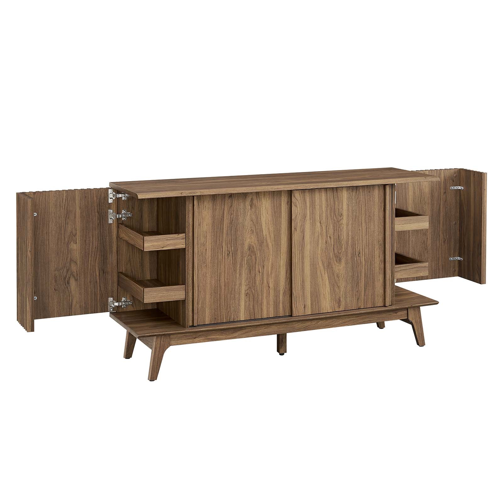 Credenza con almacenamiento Falcon color nogal con puertas de costado abiertas.