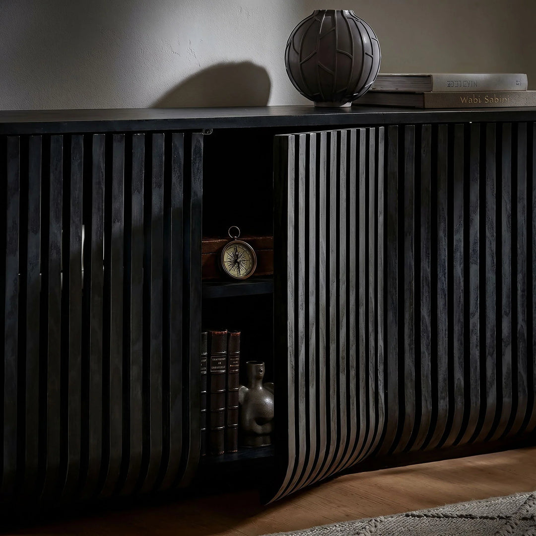 Credenza curveado estriado de 75" con almacenamiento Veron