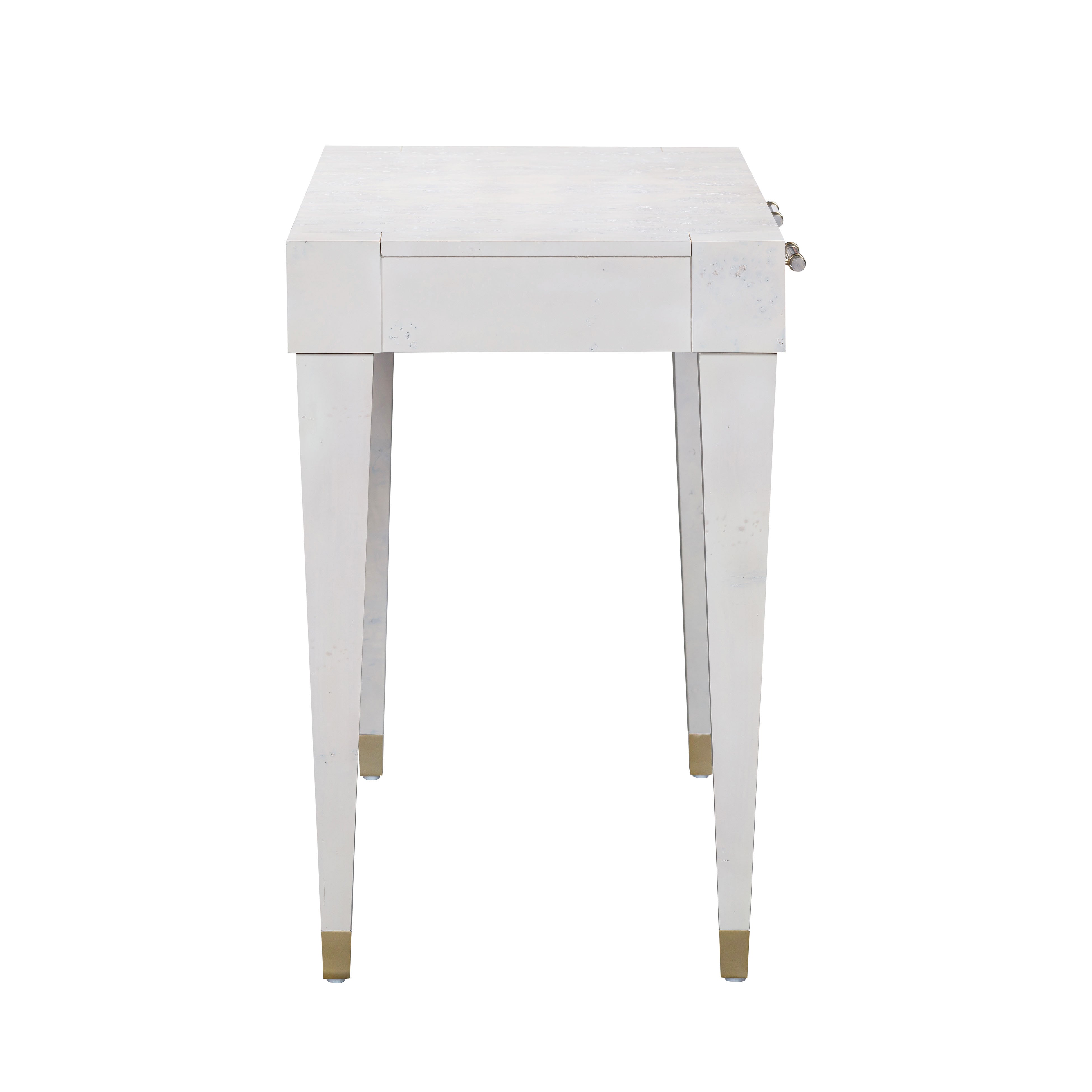 Escritorio blanco de madera de acacia con acentos en latón Nobad de lado.