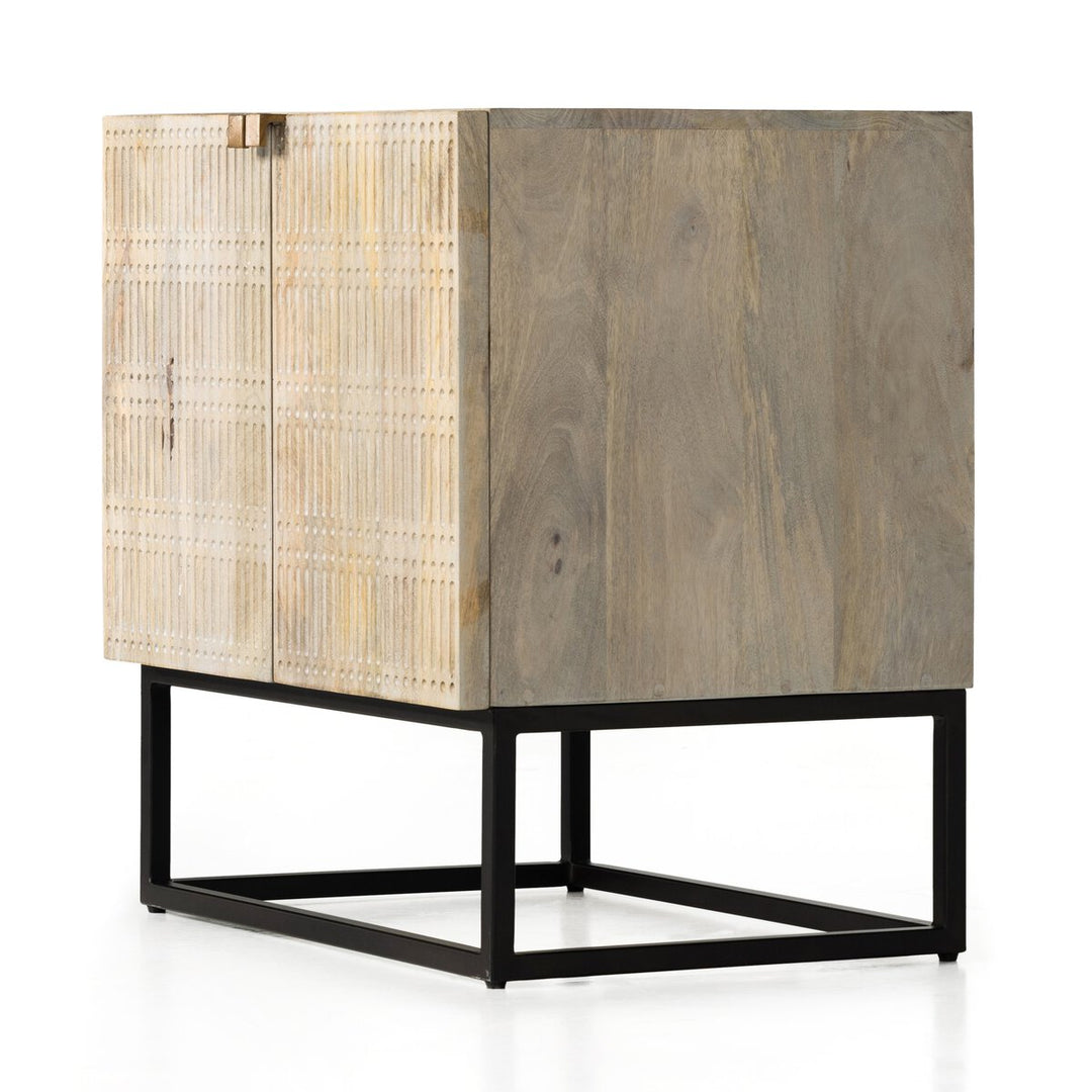 Gabinete con madera de mango tallada Tenerife