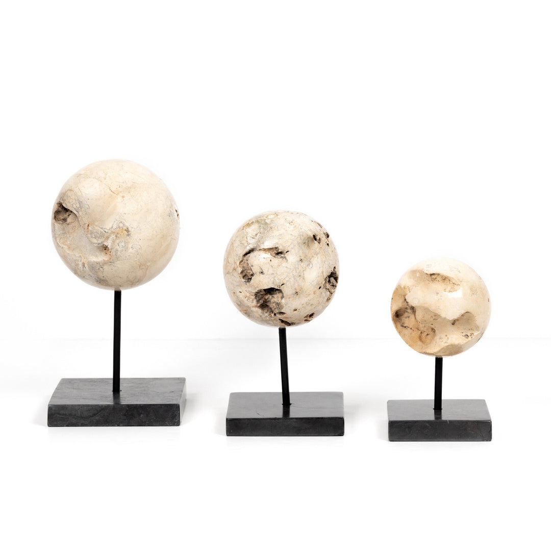 Juego de 3 piedras orgánicas redondas Triz.