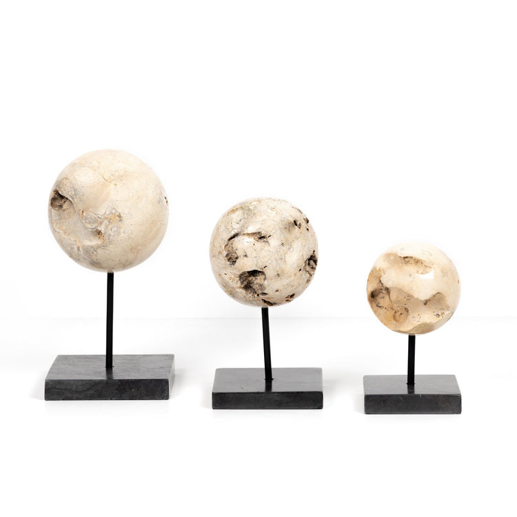 Juego de 3 piedras orgánicas redondas Triz.