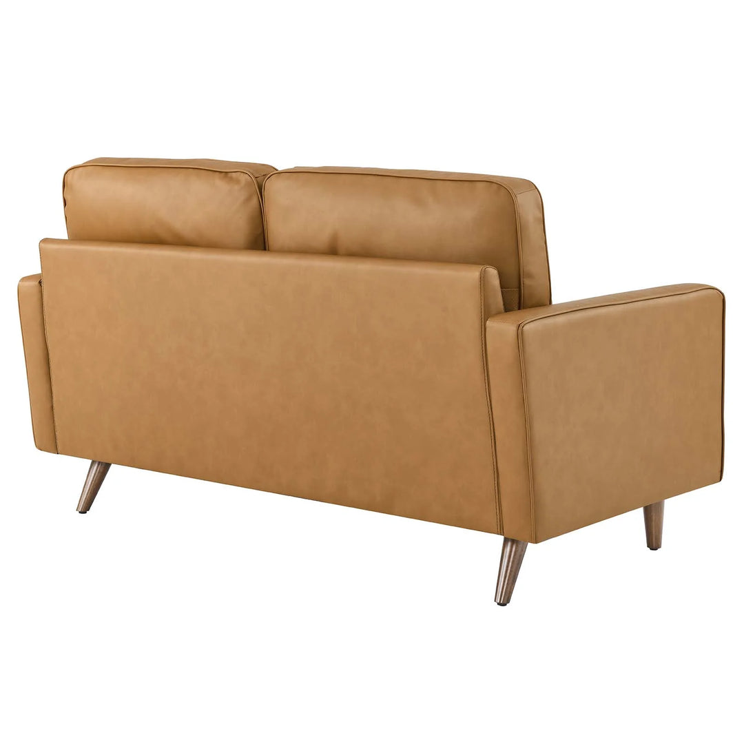 Loveseat de cuero Tanan color marrón claro de espaldas.