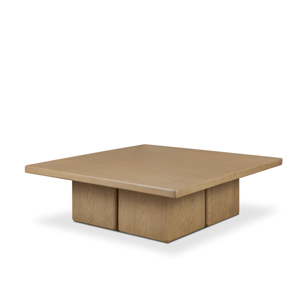 Mesa de centro Georgie de madera de roble grueso.