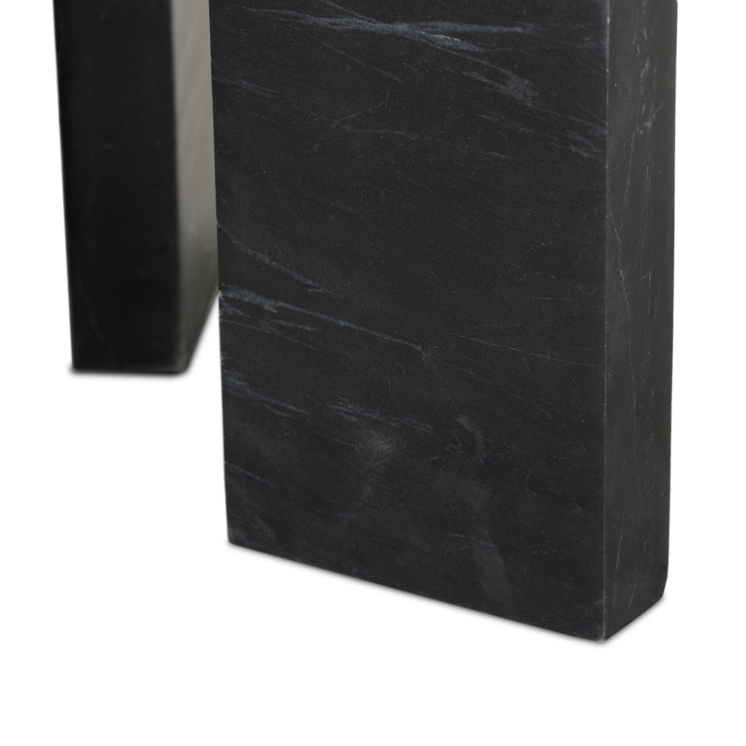 Mesa de centro chica de mármol sólido Johnson