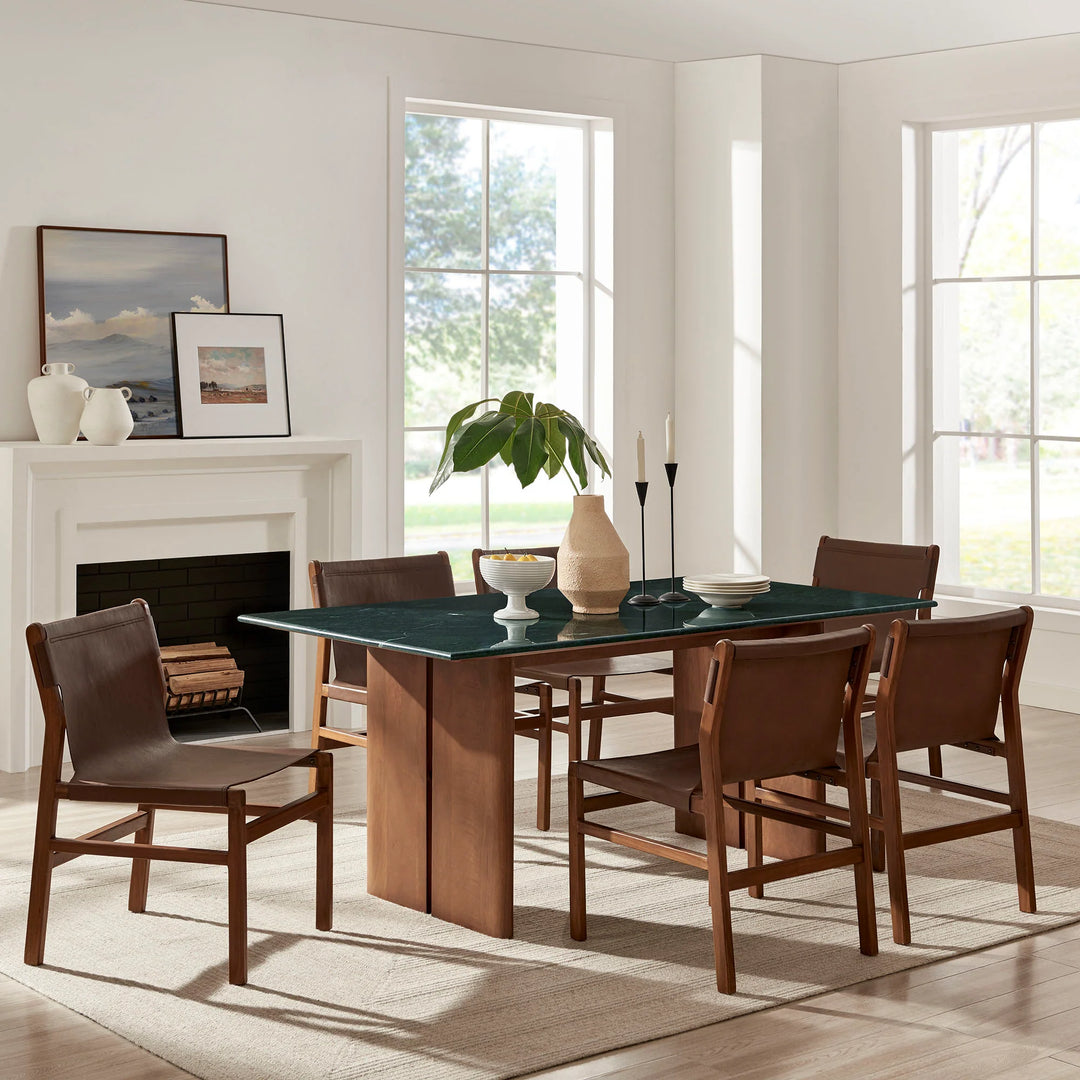 Mesa de comedor de 72" de mármol Liam
