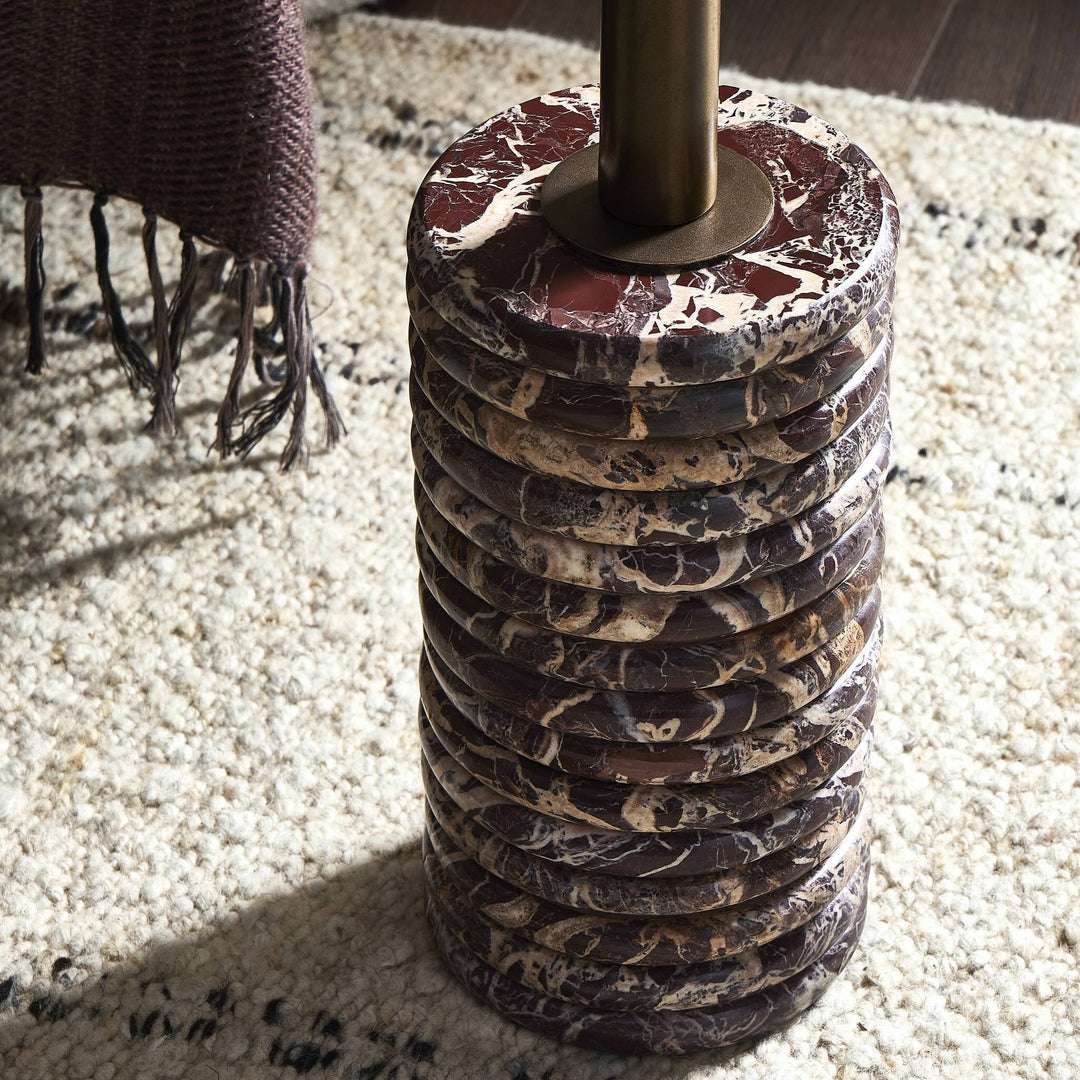 Mesa lateral con canales de mármol Wybie