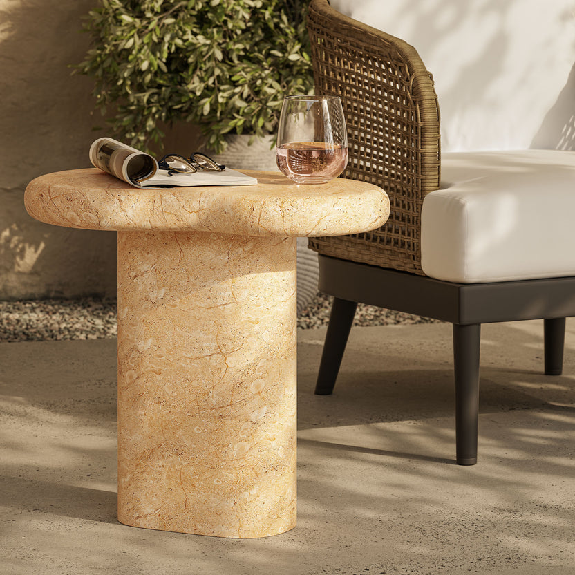 Mesa lateral con forma de riñón para exteriores Eithan