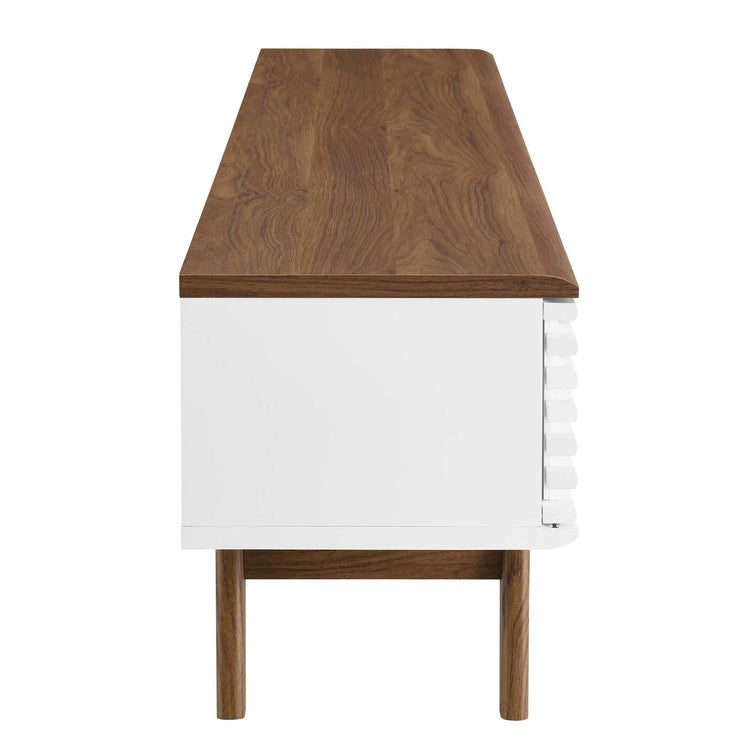 Mueble de 70” para TV Niklas color nogal y blanco de lado.