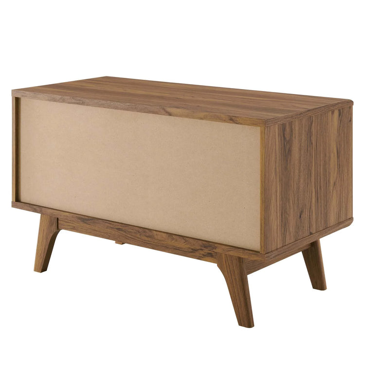 Mueble mediano de exhibición de discos de vinilo Niklas color nogal de espaldas.