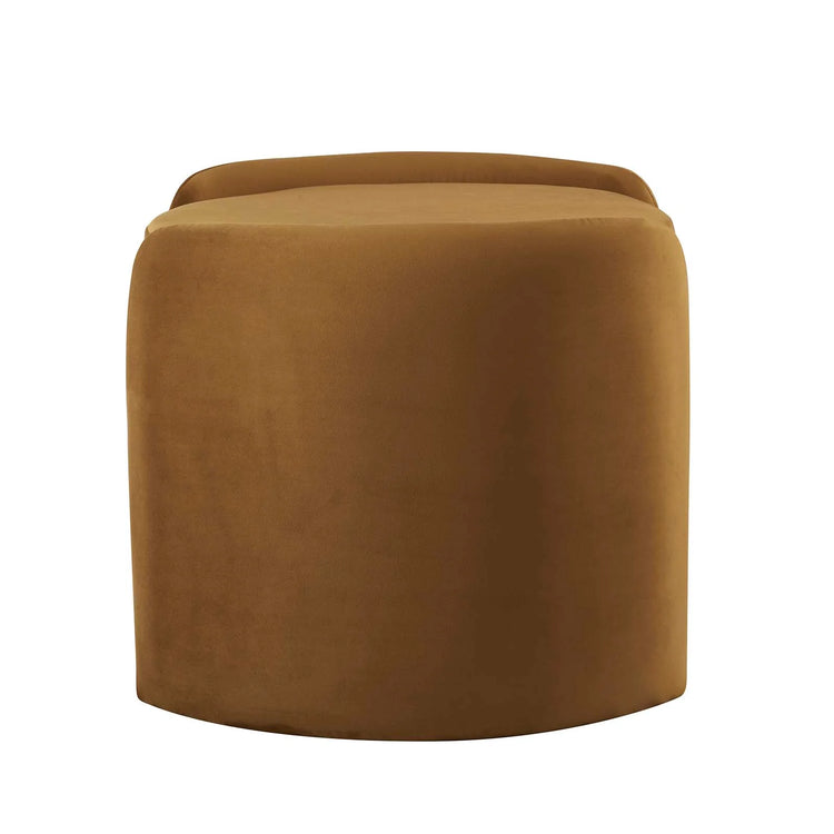 Ottoman de terciopelo marrón con almacenamiento Raga de lado.