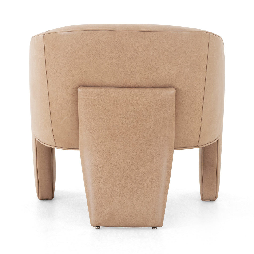 Silla con diseño de tres patas Armant