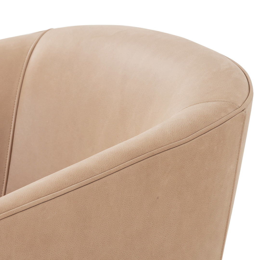 Silla con diseño de tres patas Armant