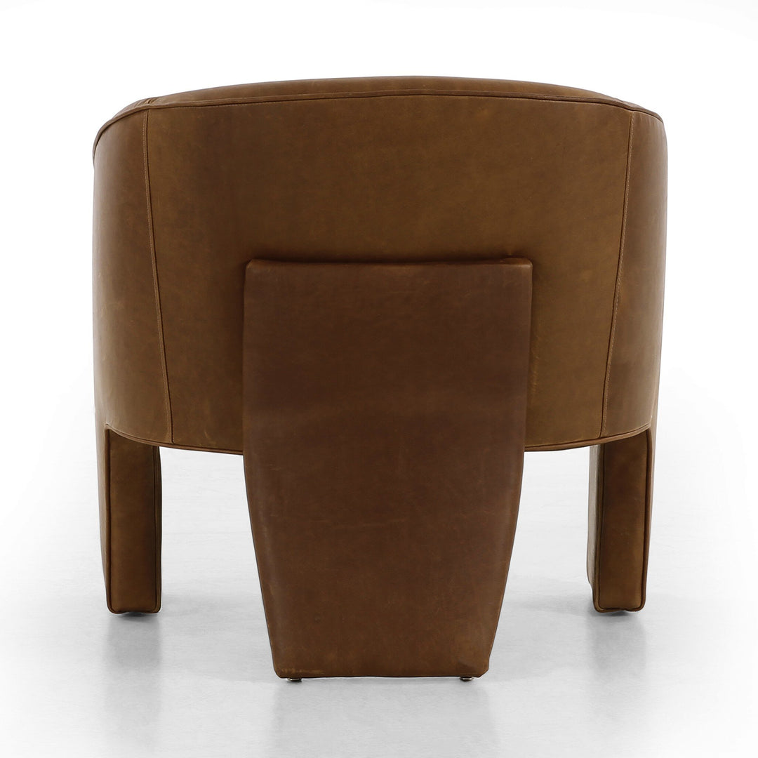 Silla con diseño de tres patas Armant