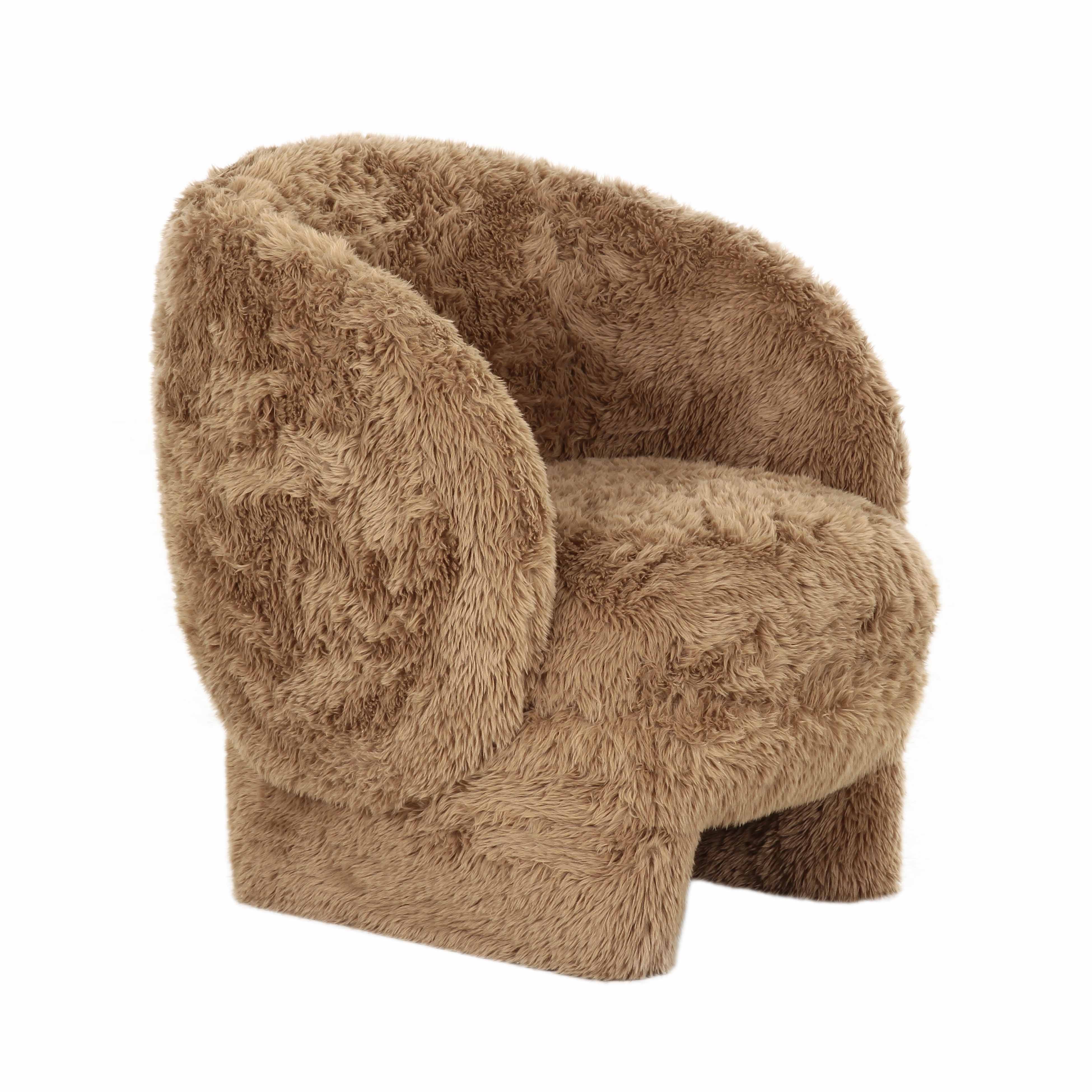 Silla de acento de piel de oveja vegana Olivia color marrón.