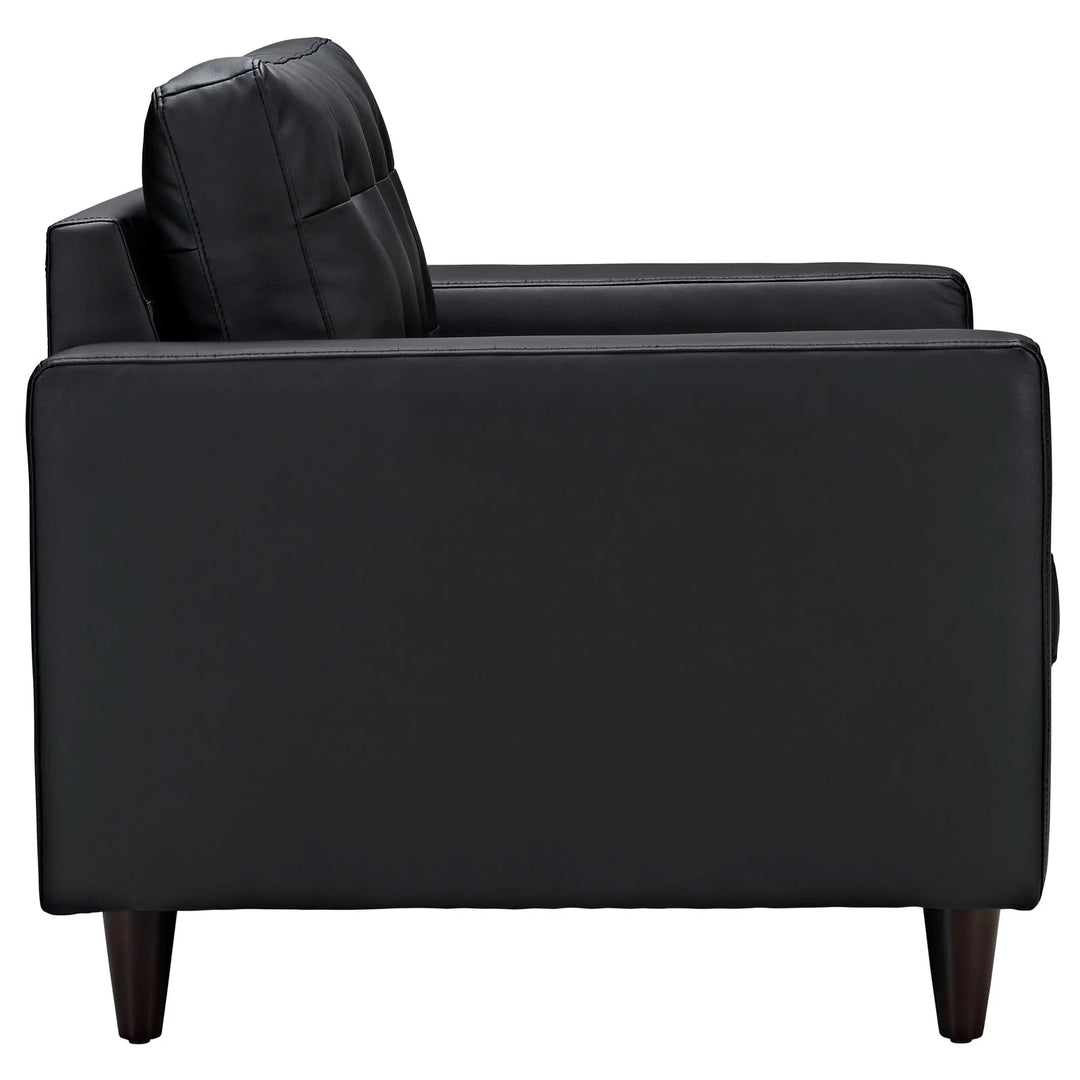 Silla de acento de piel negro Fatma de lado.