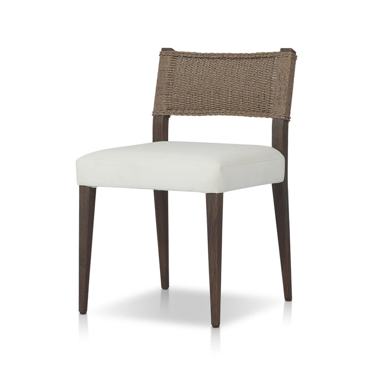 Silla de comedor Cécile para exteriores color arena.