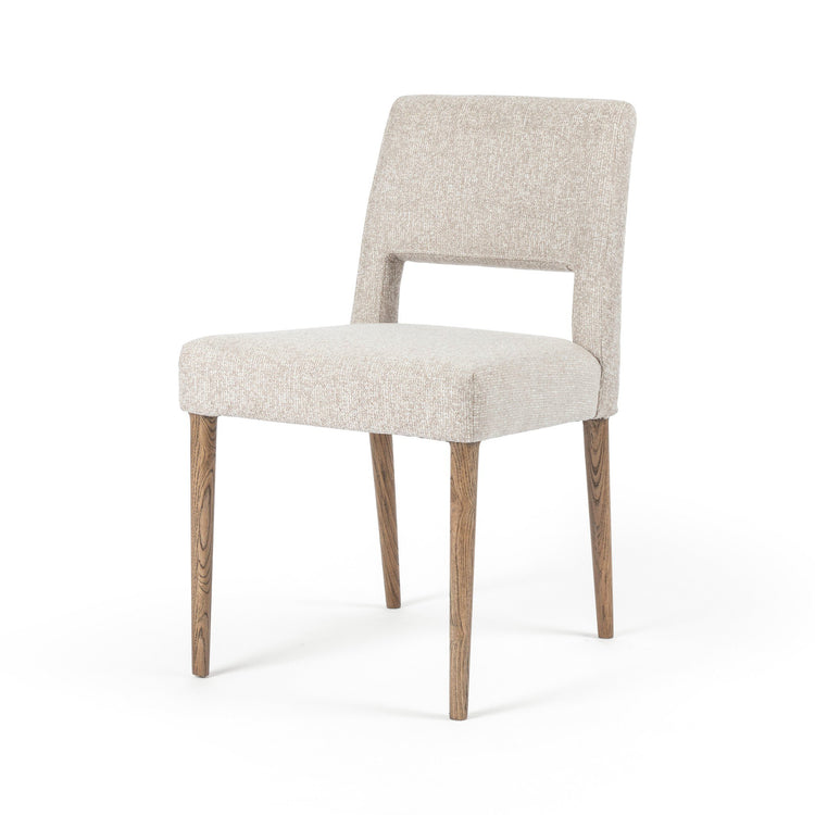 Silla de comedor Claire color camello claro.