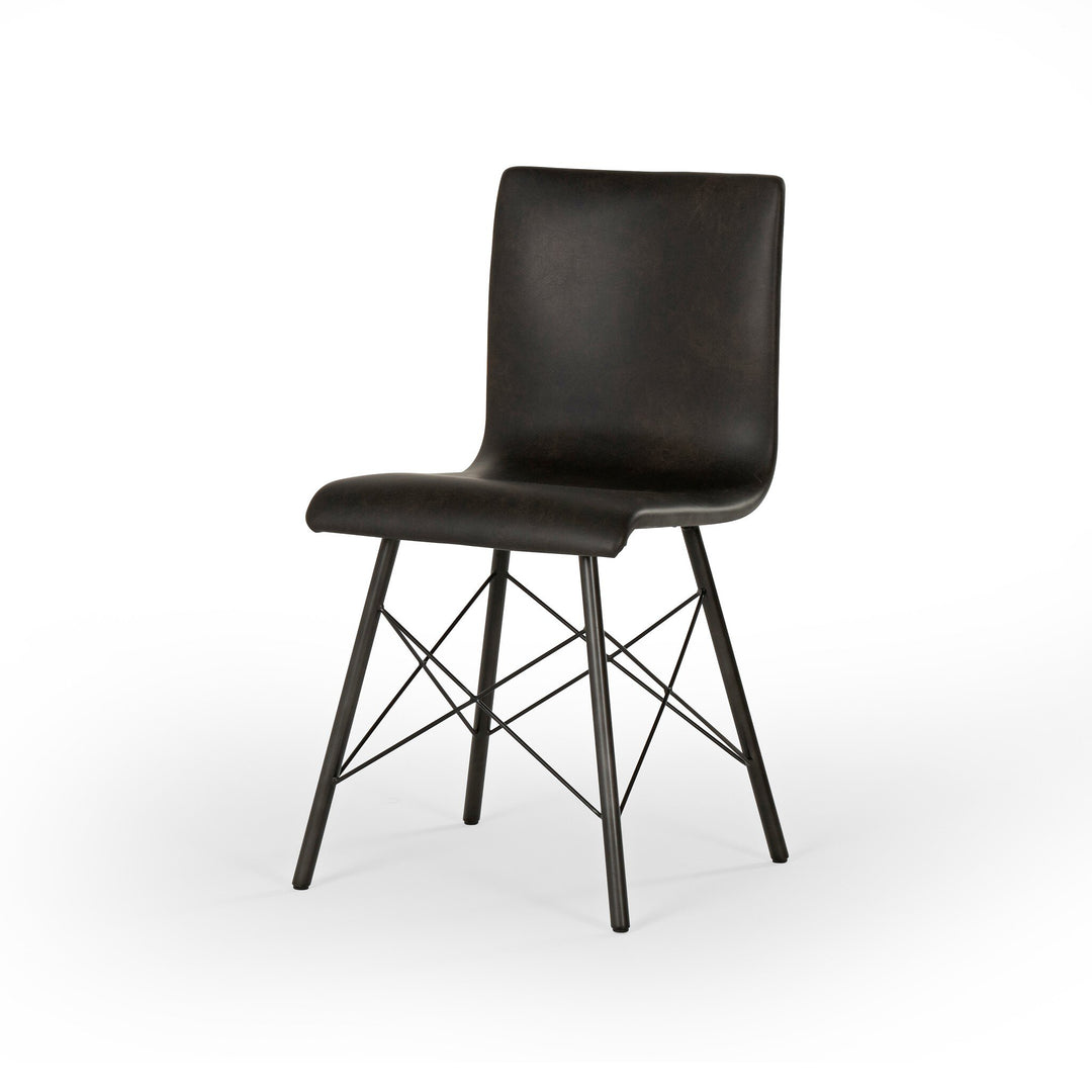 Silla de comedor Zeno color negro envejecido.