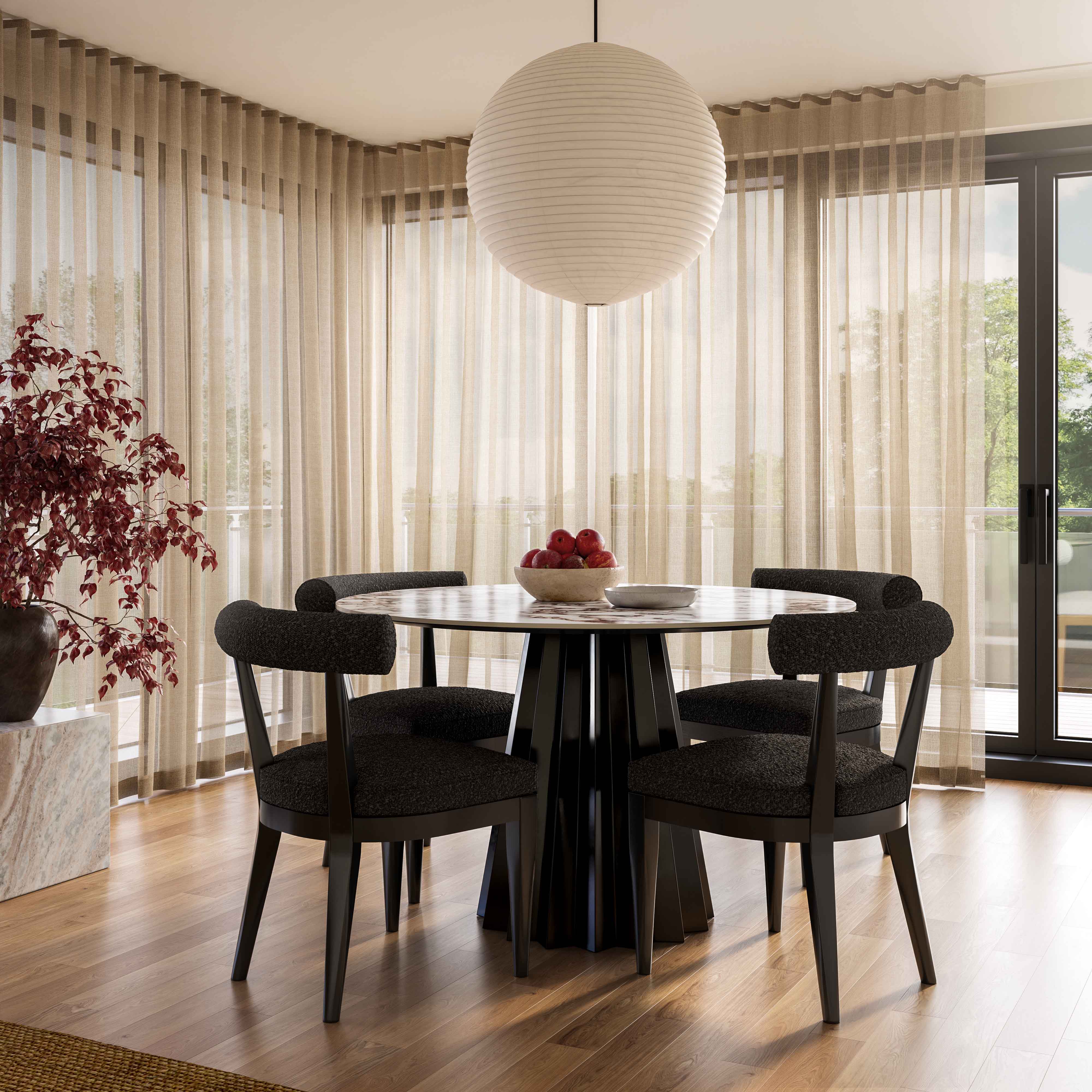 Silla de comedor de Madera y Boucle negro Livi en un Comedor Xing CRXI-01.
