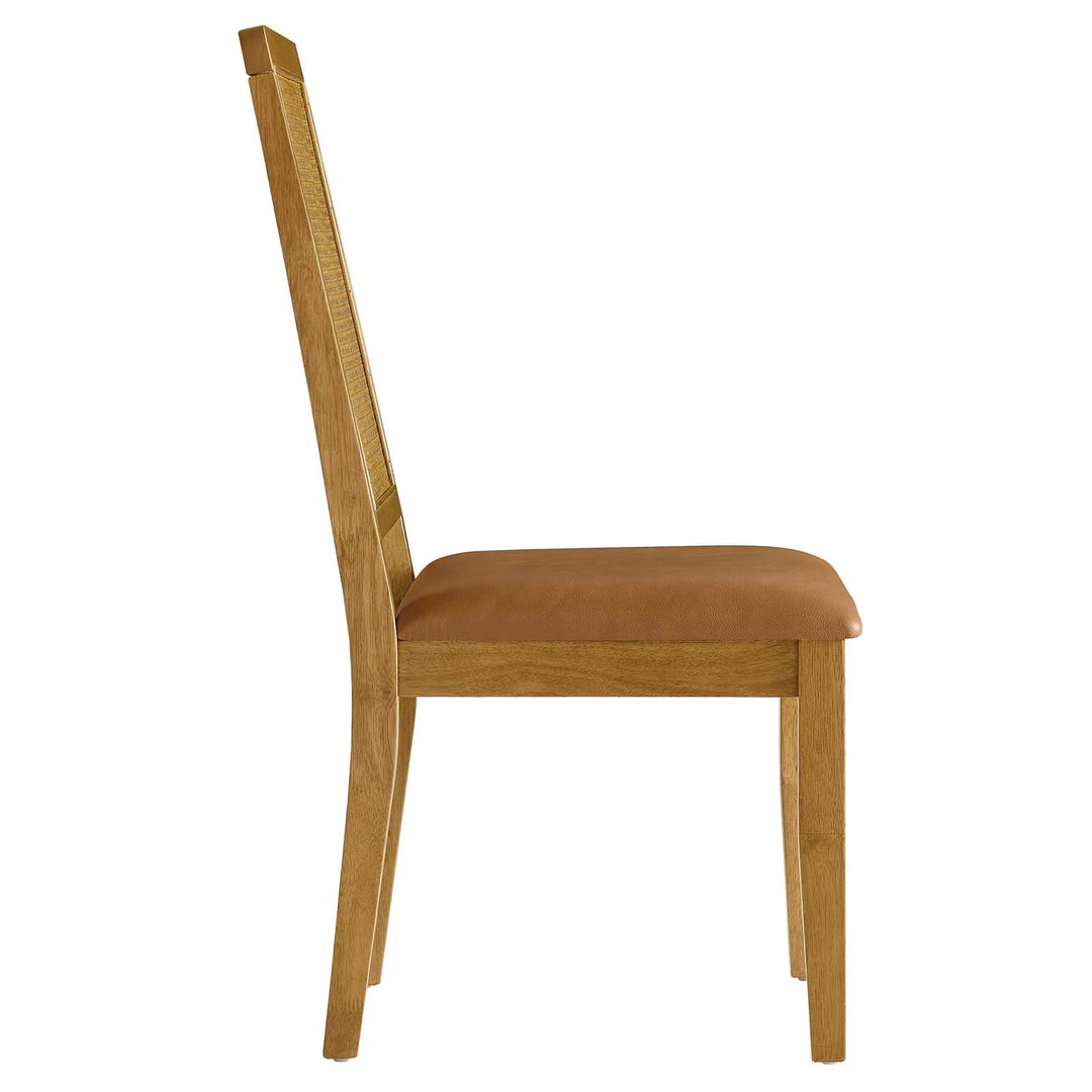 Silla de comedor de piel vegana color bronceado marco natural  con ratán sintético Enzo de lado.