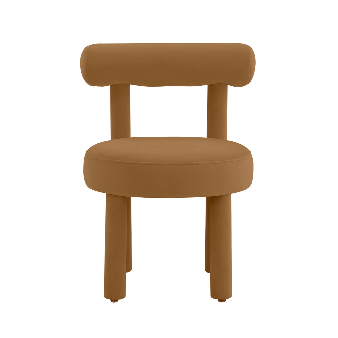 Silla de comedor de terciopelo cogñac Helmut de frente.