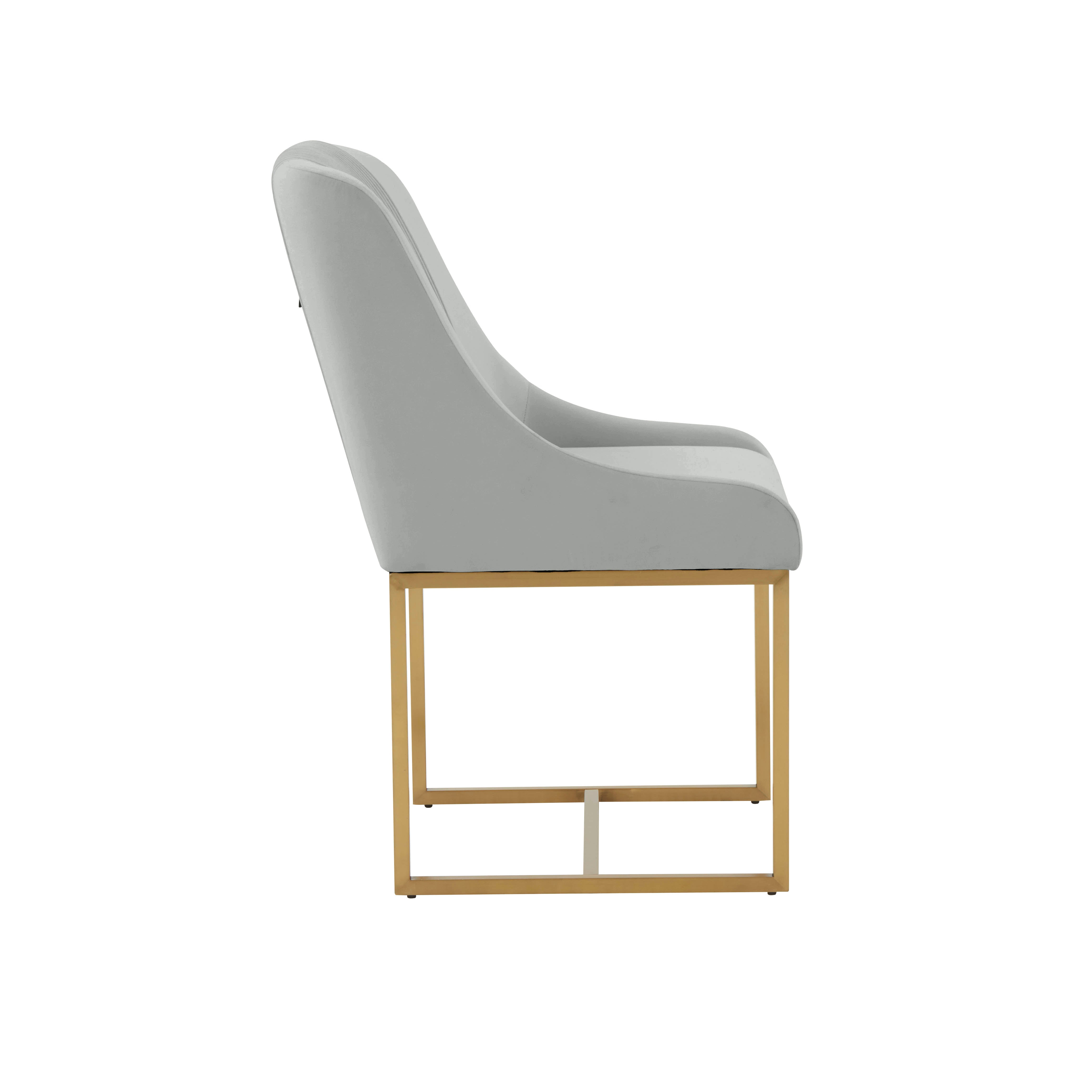 Silla de comedor de terciopelo gris plisado Ónoma de lado.