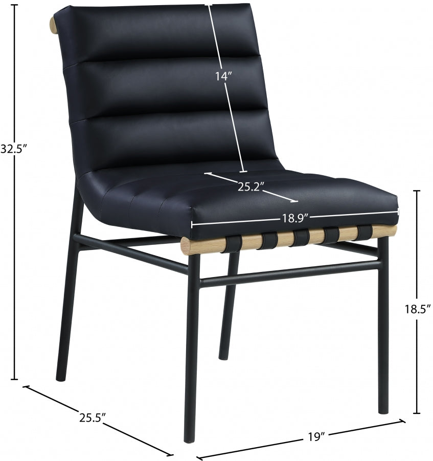 Silla de piel sintética negra para comedor Egan dimensiones.