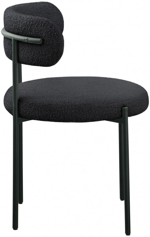 Silla para comedor de boucle negro Canaán de lado.