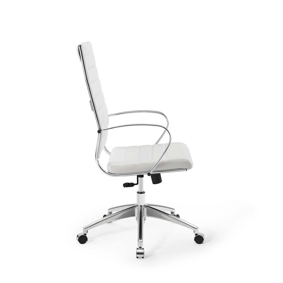 Silla para escritorio de respaldo alto blanco Zoa de lado.
