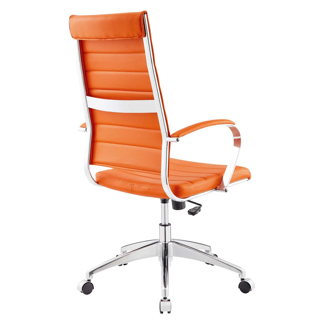Silla para escritorio de respaldo alto naranja Zoa de espaldas.