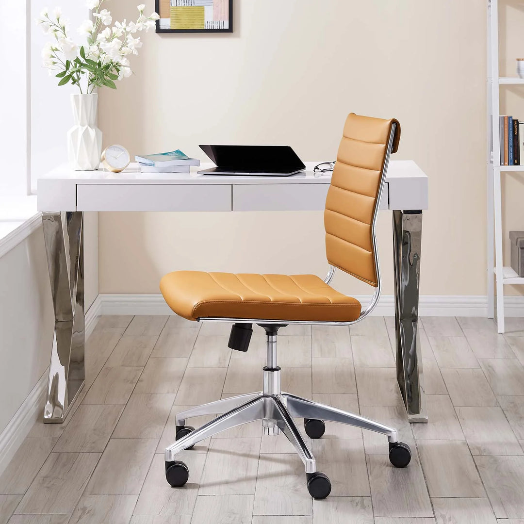 Silla para escritorio moderna sin descansabrazos bronceado Zoa en una oficina.