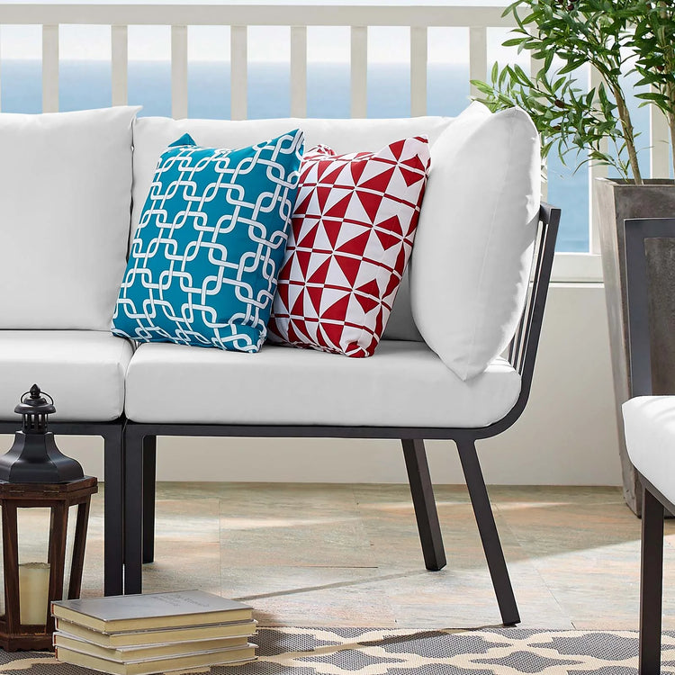 Sillón esquinero para exterior de aluminio Loana gris blanco- modular en un patio exterior.