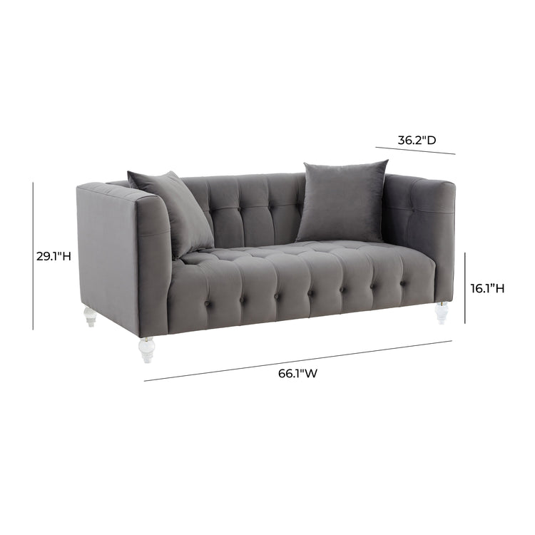Sofá Loveseat de terciopelo gris Halima dimensiones.