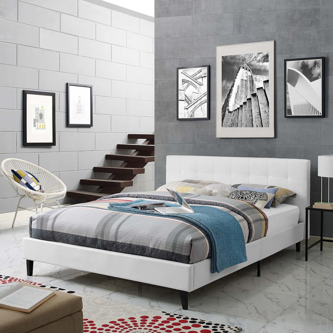 Cama Full de piel sintética Nayla