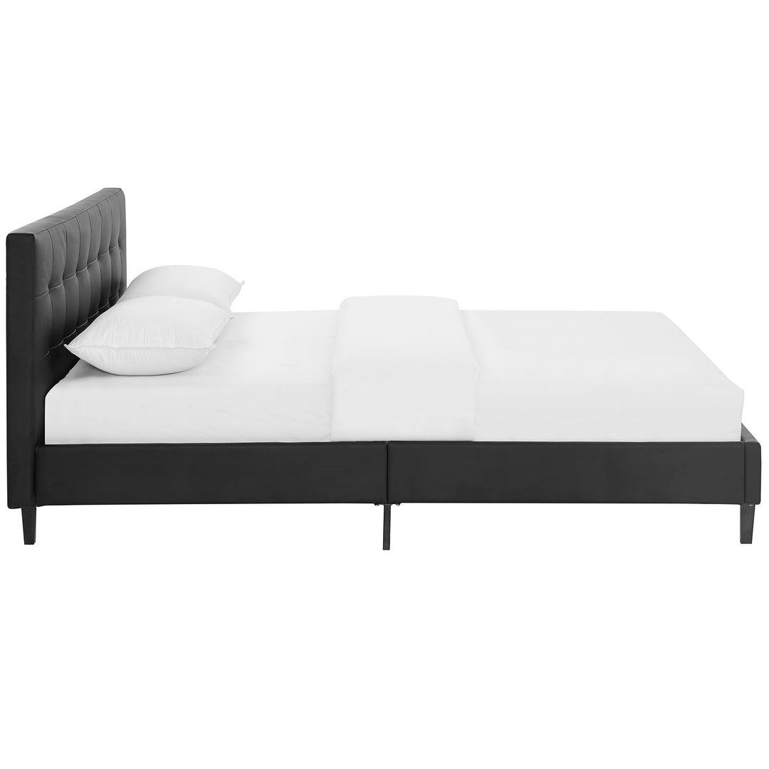 Cama Queen de piel sintética Nayla