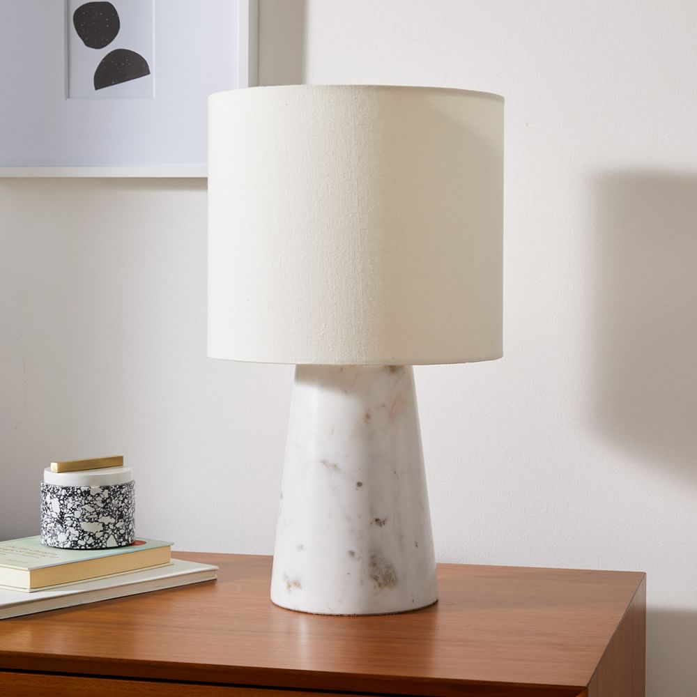 Lámpara de mesa de mármol blanco Andrée