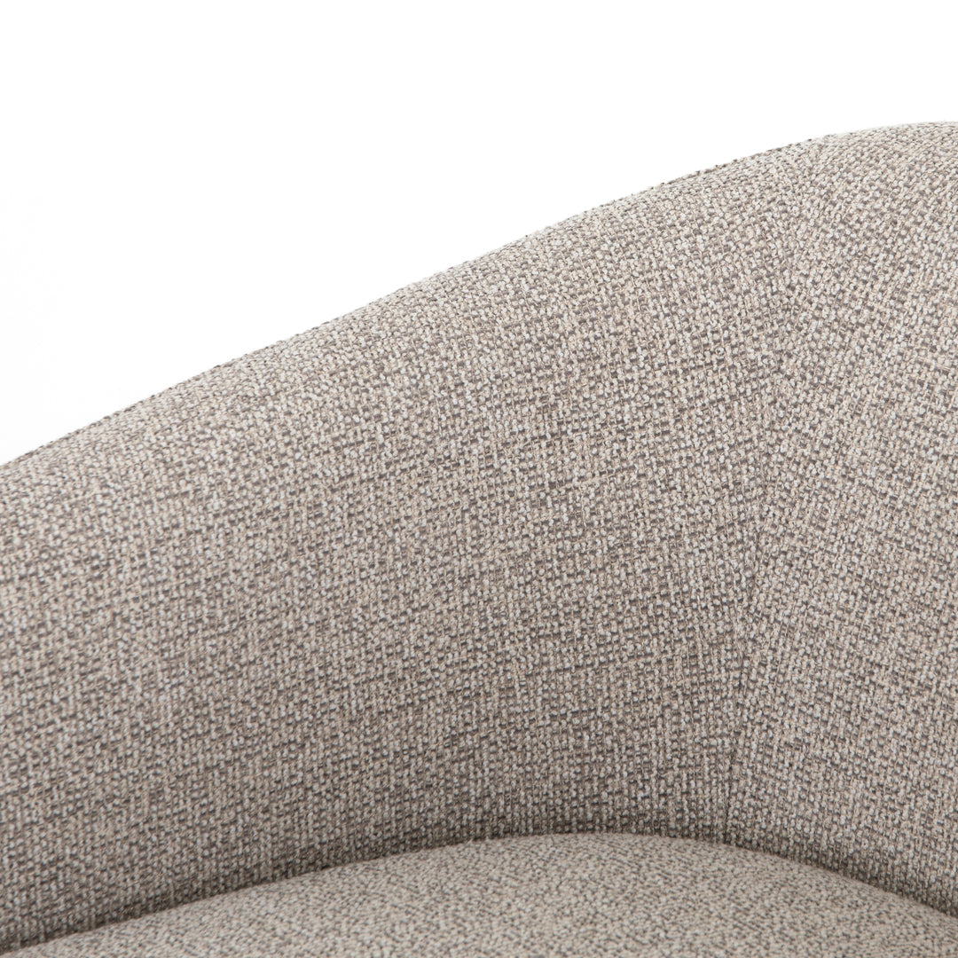 Silla con diseño de tres patas Armant