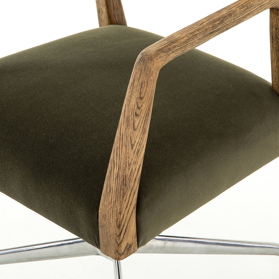 Silla de oficina moderna Egor con base en acero inoxidable