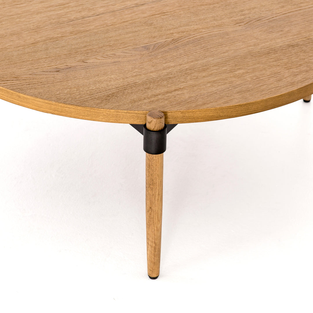 Mesa de centro redonda de madera de roble claro Alina