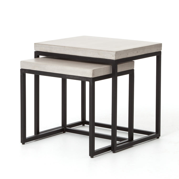 Mesa nido lateral negro y concreto natural Macas.