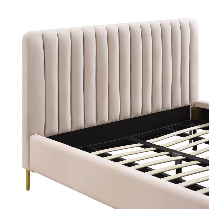 Cama Queen de terciopelo Aliara
