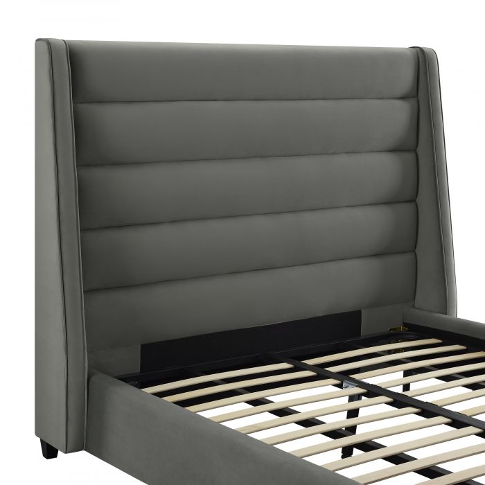 Cama King de terciopelo Akania